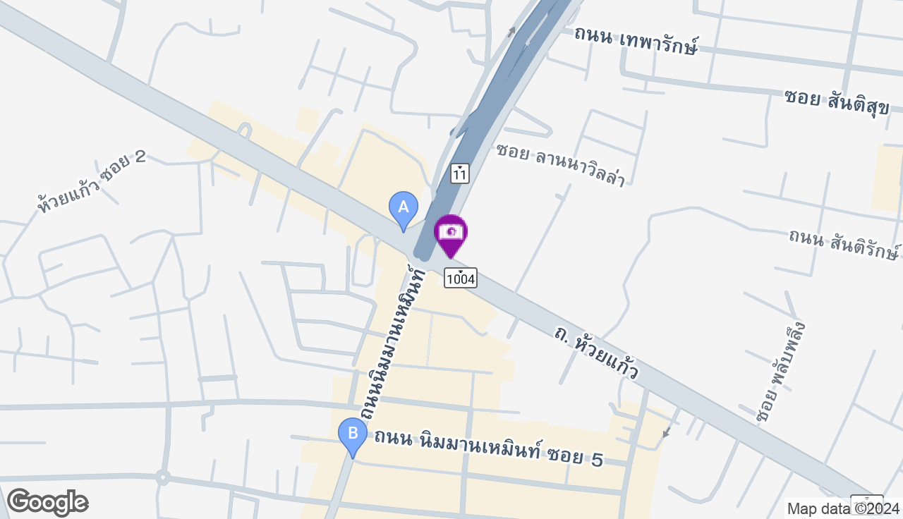 สี่แยกรินคำ หน้าห้างเมญ่า ถ.นิมมานฯ