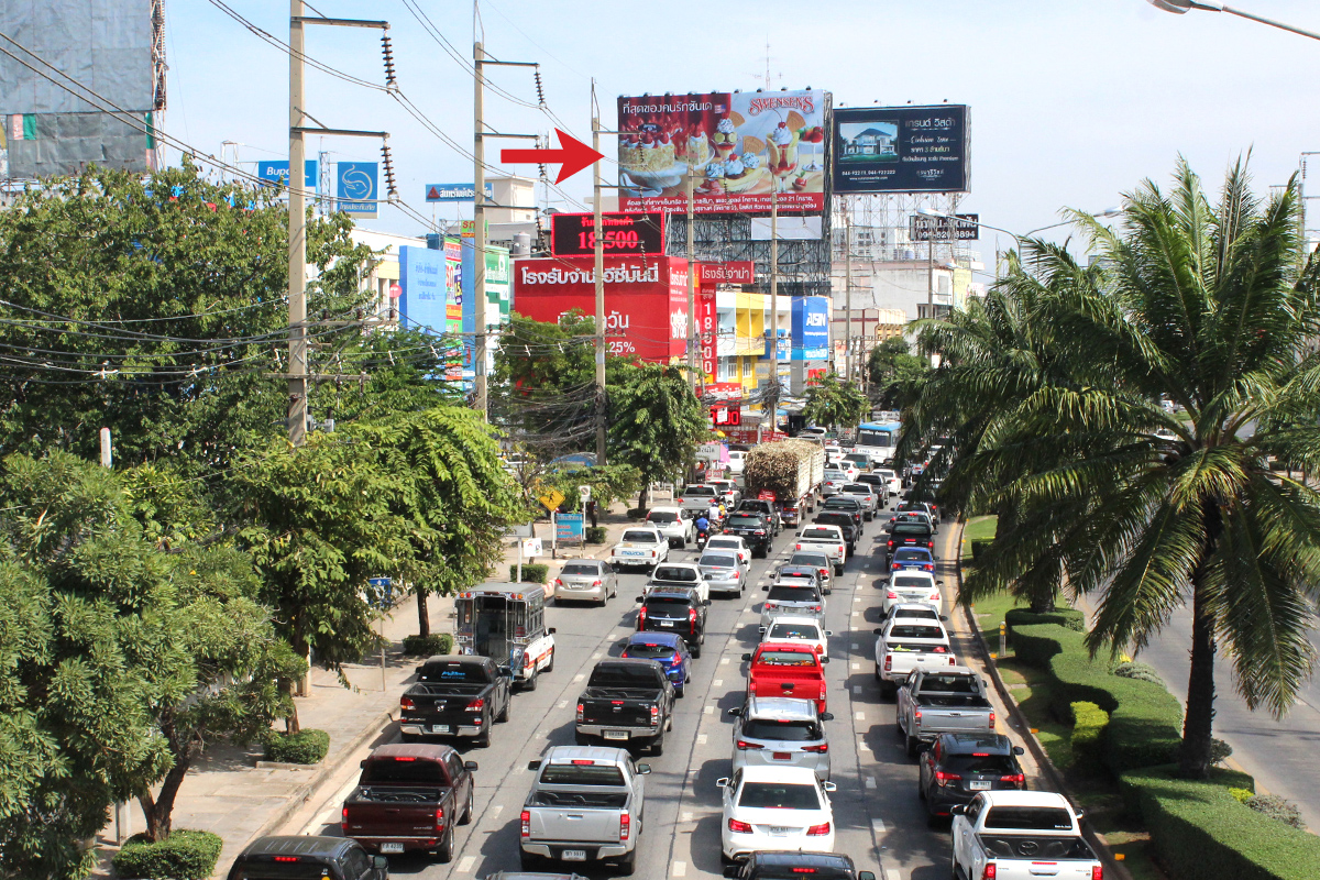 ถ.มิตรภาพ ตรงข้ามโลตัส(ขาเข้า)