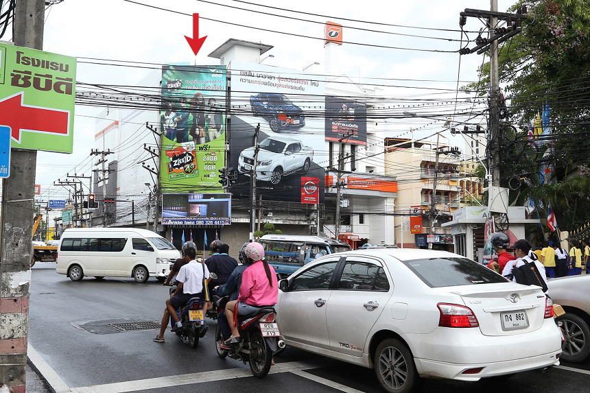 สี่แยกโรงเรียนสุราษฎร์พิทยา - รร.ดนตรีสยามกลการ